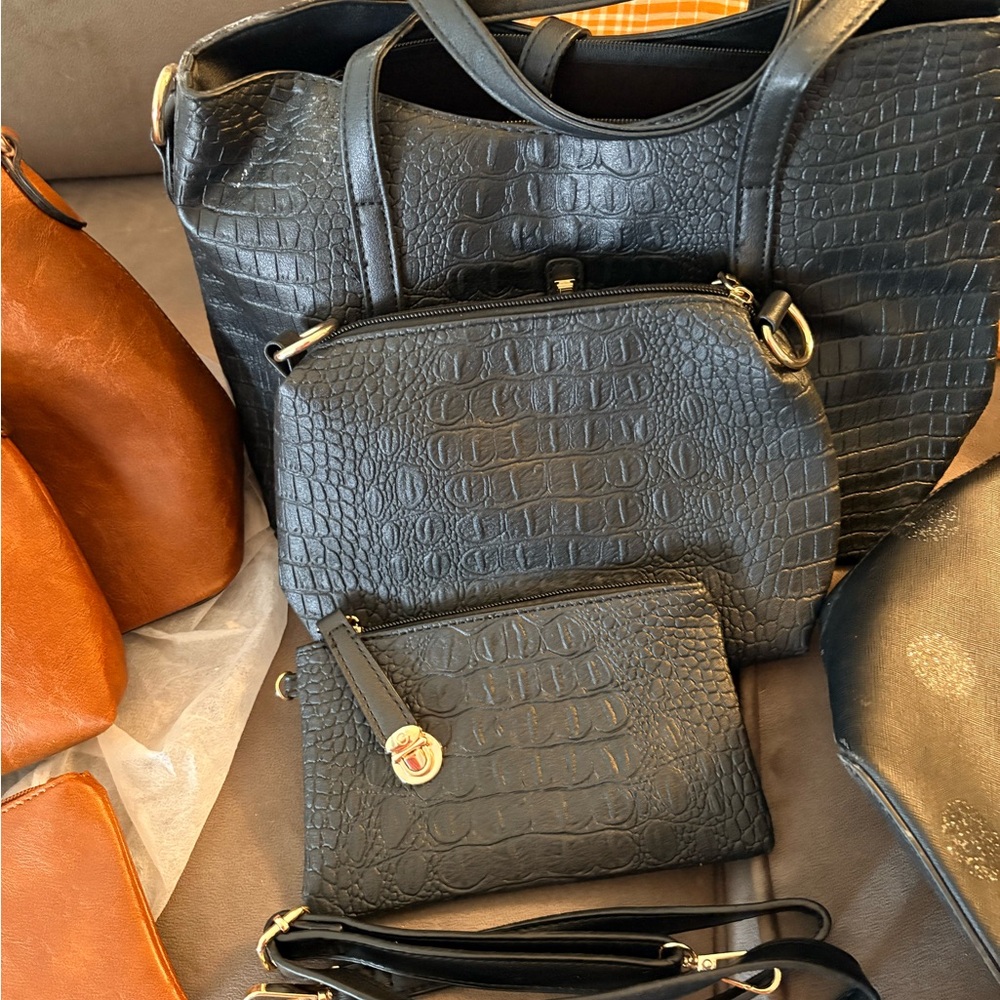 Leather like NWOT Black Croc-Embossed Shoulder Bag Set